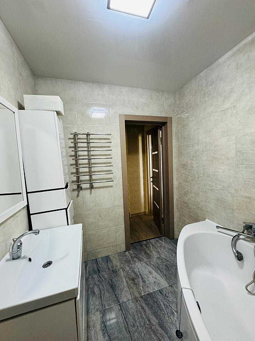 Пропонується до продажу простора 3-кімнатна квартира з капітальним Хмельницький - зображення 4