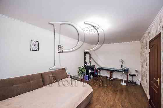 Продаж 2 кімн. квартири за адресою Шумського 10 Київ