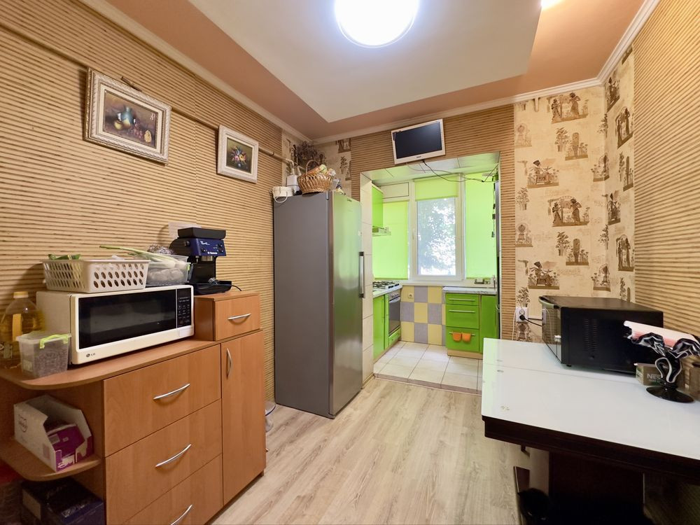 Простора 3-кімнатна квартира, район Автовокзалу Ровно - изображение 2