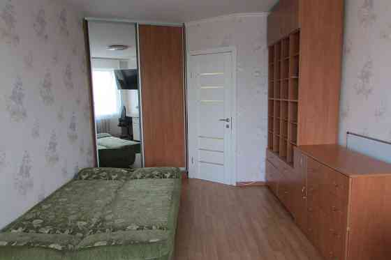 Станція метро Героїв Дніпра. вул. Озерна, 28 Киев