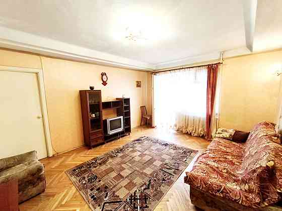 Оренда затишної двокімнатної квартири на вулиці В. Васильківська 85-87 Киев