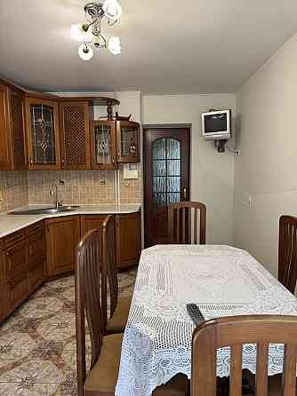 Оренда 2-х кімнатної квартири по вул. Трильовського Львов