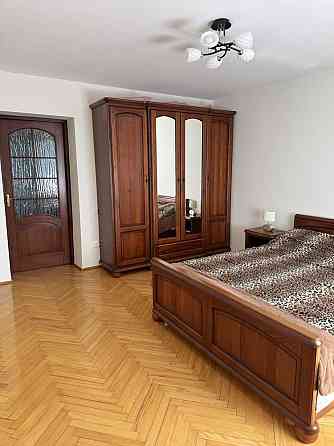 Оренда 2-х кімнатної квартири по вул. Трильовського Львов