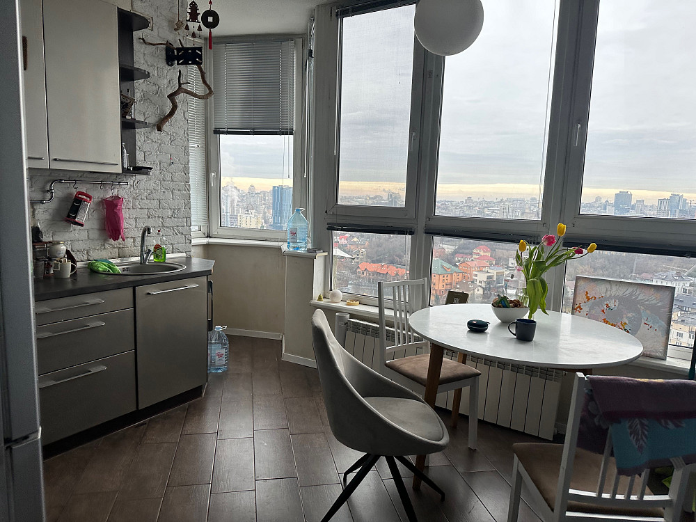 Квартира м.Вокзальна Киев - изображение 1