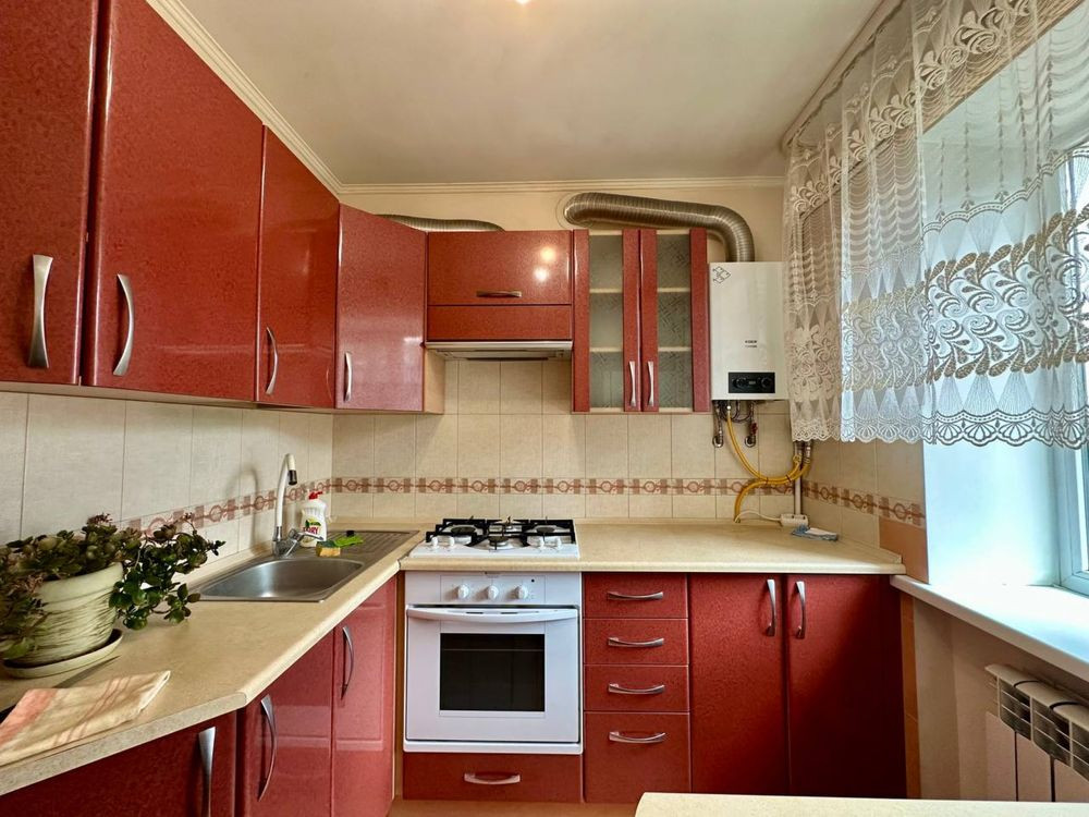 Продам 3-кімнатну квартиру в самому серці міста! Ровно - изображение 1