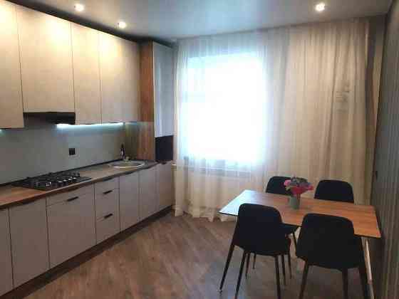 Обжита новобудова із сучасним ремонтом і великим ліжком Хмельницкий