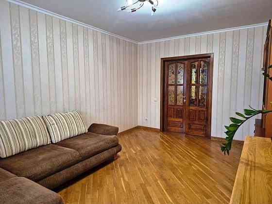 Сдам в оренду 2-кімнатну, вул. Ревуцького, метро Харківська 7 хв пішки Киев