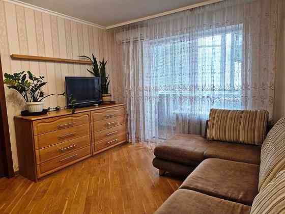 Сдам в оренду 2-кімнатну, вул. Ревуцького, метро Харківська 7 хв пішки Киев