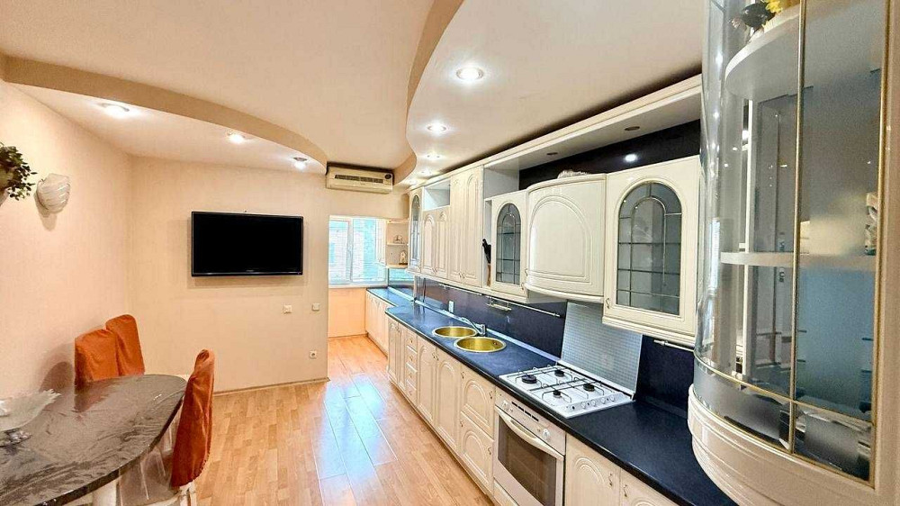 4-х кімнатна. Центр. 120 м². Утеплений будинок. Парко місце. Вінниця - зображення 1