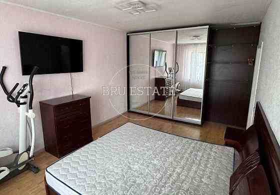 Продам 3к квартиру Троєщина Червоної Калини Маяковського Київ