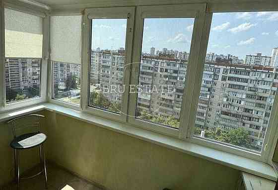 Продам 3к квартиру Троєщина Червоної Калини Маяковського Київ