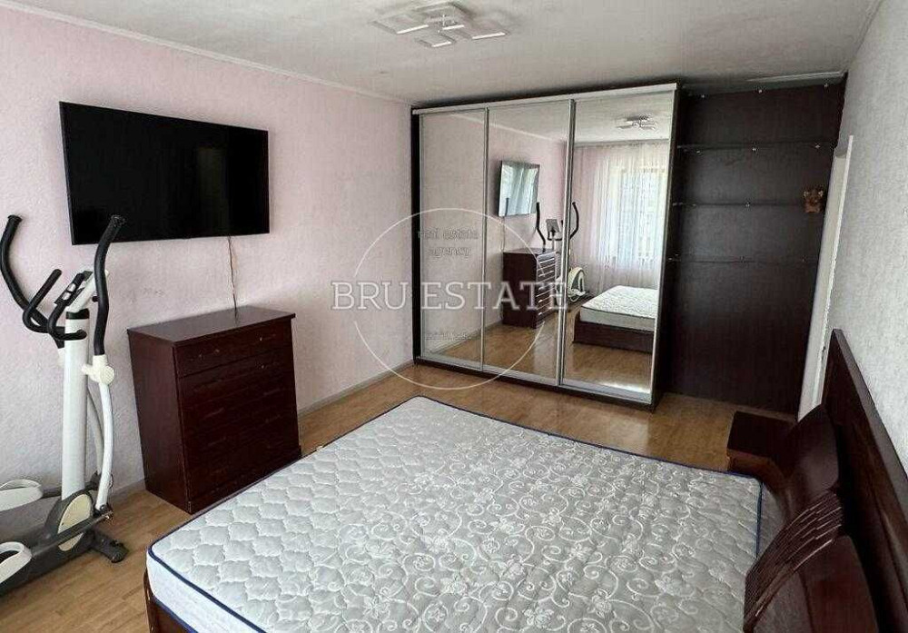 Продам 3к квартиру Троєщина Червоної Калини Маяковського Київ - зображення 1