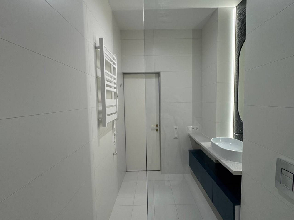 1-кімнатна квартира з видом на озеро та дизайнерським ремонтом Ровно - изображение 7