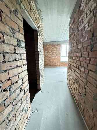 Велика однушка біля набережної Буча