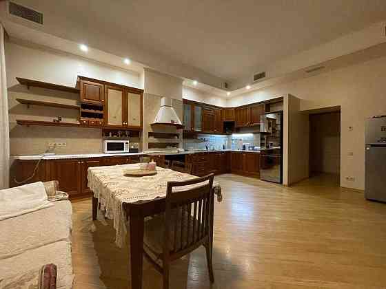 Сдам 4-х комнатную квартиру в центре жк Первозвановский Днепр