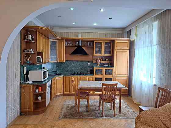 Здам 2к. Центр. Пр. Яворницького. (К. Маркса). "Пассаж". "ЦУМ". Днепр