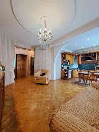 Здам 2к. Центр. Пр. Яворницького. (К. Маркса). "Пассаж". "ЦУМ". Днепр