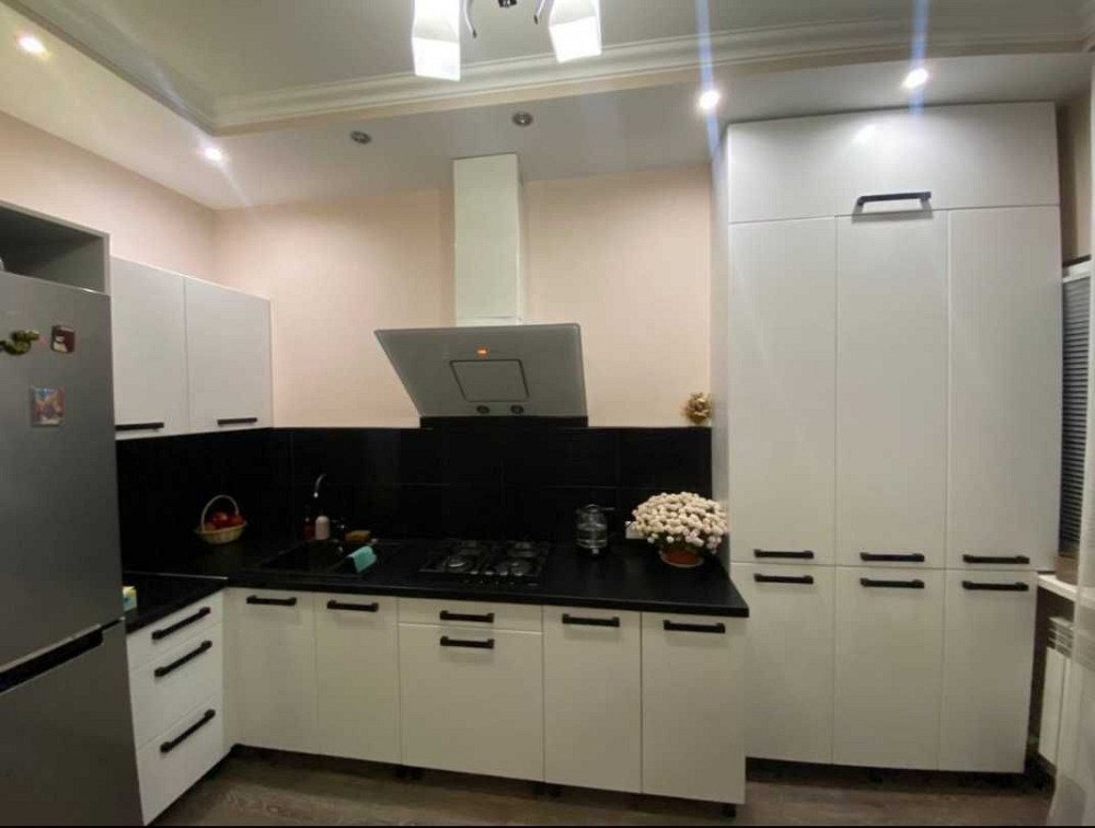 Продам 2 ком современную квартиру, мебель, техника, в Киевском районе! Одесса - изображение 1