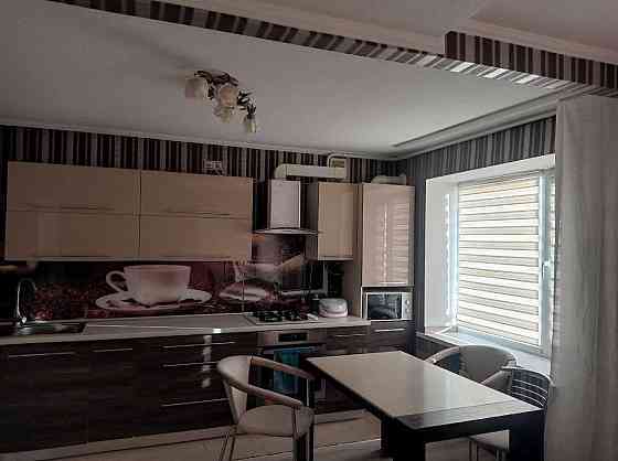 продам 4 комнатную квартиру Павлоград