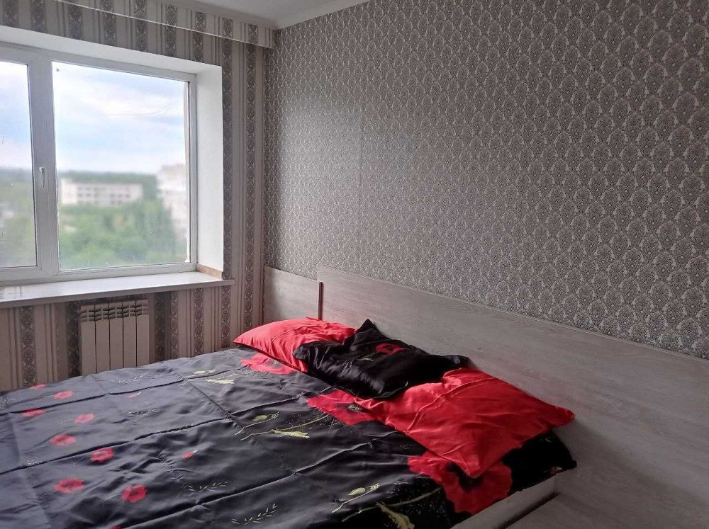 продам 4 комнатную квартиру Павлоград - изображение 3