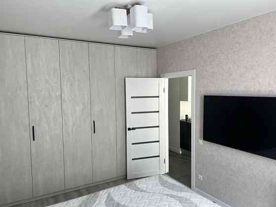 Здається класна  евродвушка в ЖКАтлант Петлюри 21 б Бровары