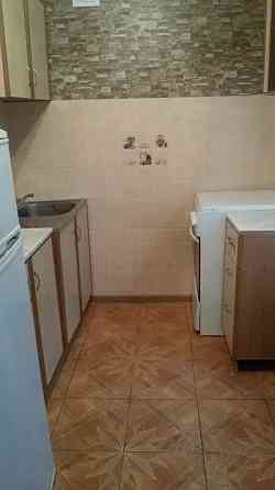 Здам 2 кв - 10 хв пішки від м. Чернігівська, від ВЛАСНИКА Киев