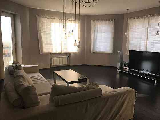 Без % - велика 2-к з євроремонтом  в клубному будинку на Пріорській 10 Киев