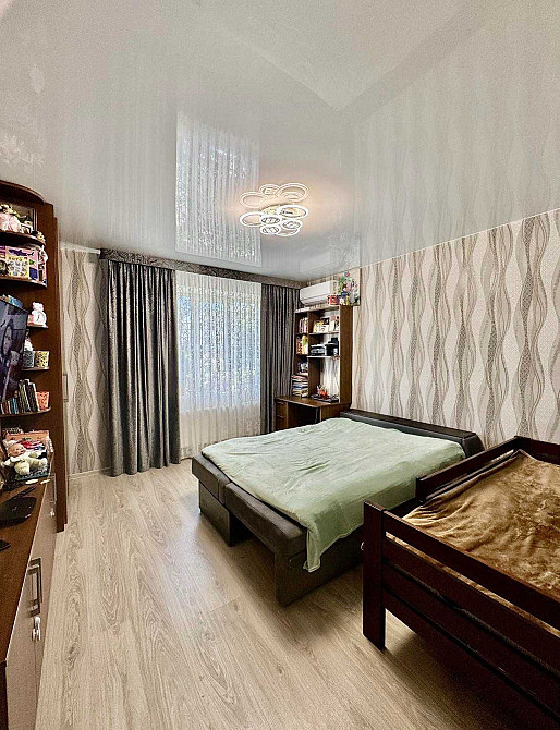 Терміново! Продам 1 кімнатну квартиру з якісним ремонтом ЖК Саме Той Немешаево - изображение 2