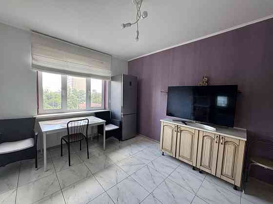 Квартира у м Киів з ремонтом та меблями поруч з озером Київ