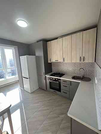 Хозяин. Продаю новую квартиру с мебелью и техникой. Без комиссии Київ