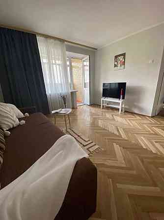 Оренда 2К вул Лабораторна 14, поруч ст м "Палац Україна" Киев