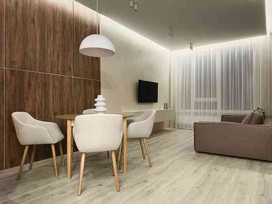 ID 529. Без %. Ярославів Град, Бульварно-Кудрявська, 15а, є EcoFlow Киев