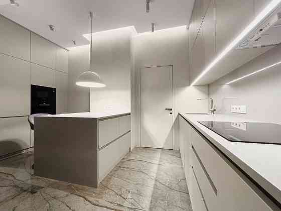 ID 529. Без %. Ярославів Град, Бульварно-Кудрявська, 15а, є EcoFlow Киев