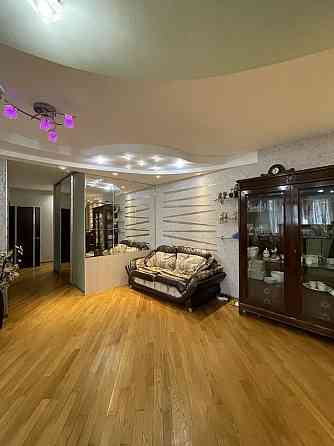 Оренда 4-к  Дніпровська наб. 19 В, м. Осокорки, навпроти Рівер Мол Киев