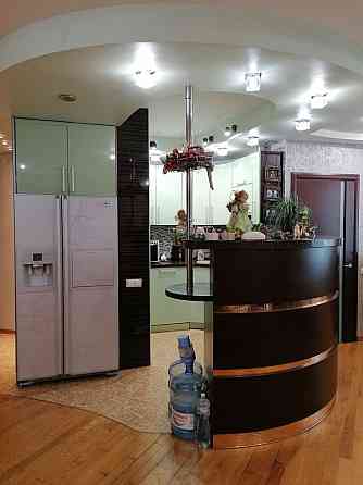 Оренда 4-к  Дніпровська наб. 19 В, м. Осокорки, навпроти Рівер Мол Киев