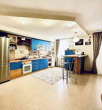 Продам 4-х к. кв. 111 м2 Победа 4 кирпичный дом 4-й эт. Днепр