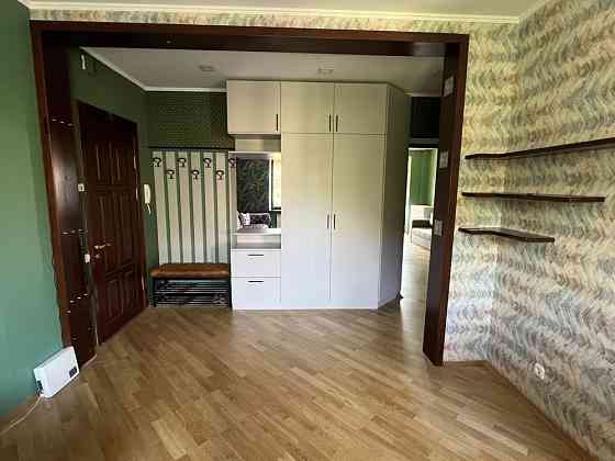 2-кімнатна в центрі. Сталінка, ремонт. Житомир