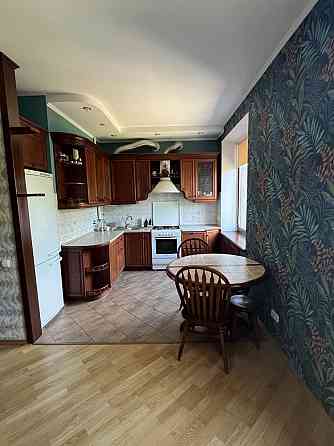 2-кімнатна в центрі. Сталінка, ремонт. Житомир