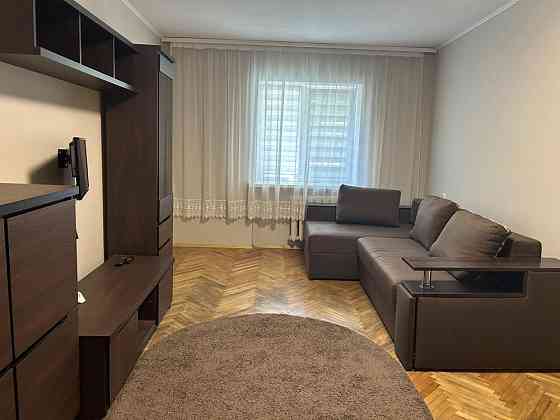 Продаж центр 1-кімнатна квартира з ремонтом та меблями Львов