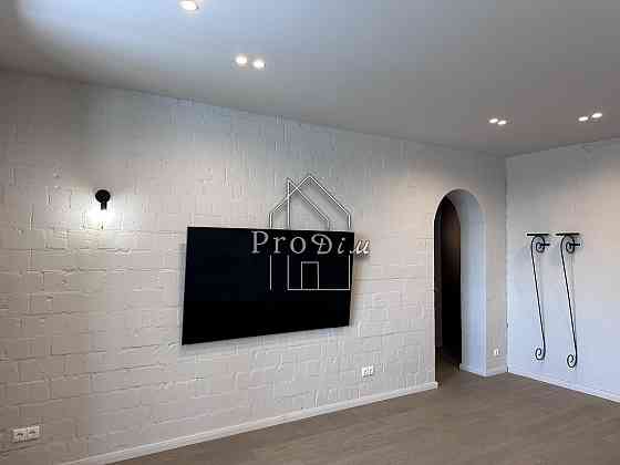 Продаж Квартира з дизайнерським ремонтом Центр127м2 Дмитрівська Київ