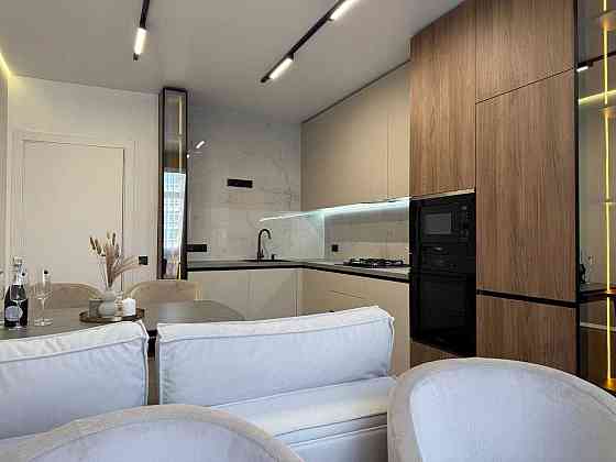 Терміново! 2-кім+кухня-студія з дорогим ремонтом, центр міста! Ивано-Франковск