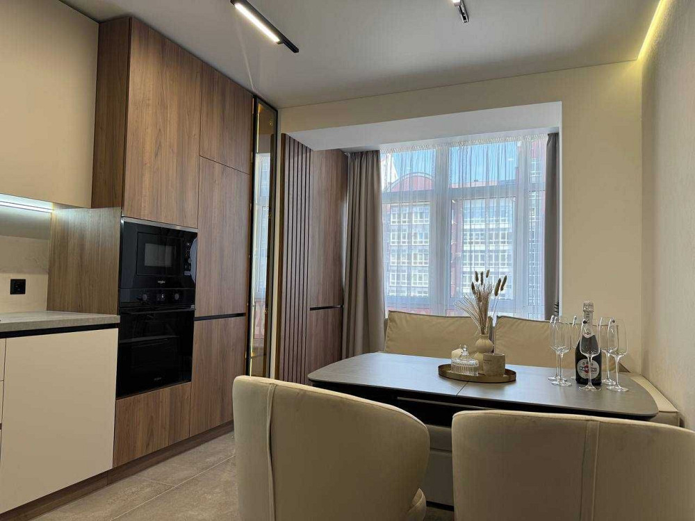 Терміново! 2-кім+кухня-студія з дорогим ремонтом, центр міста! Ивано-Франковск - изображение 4