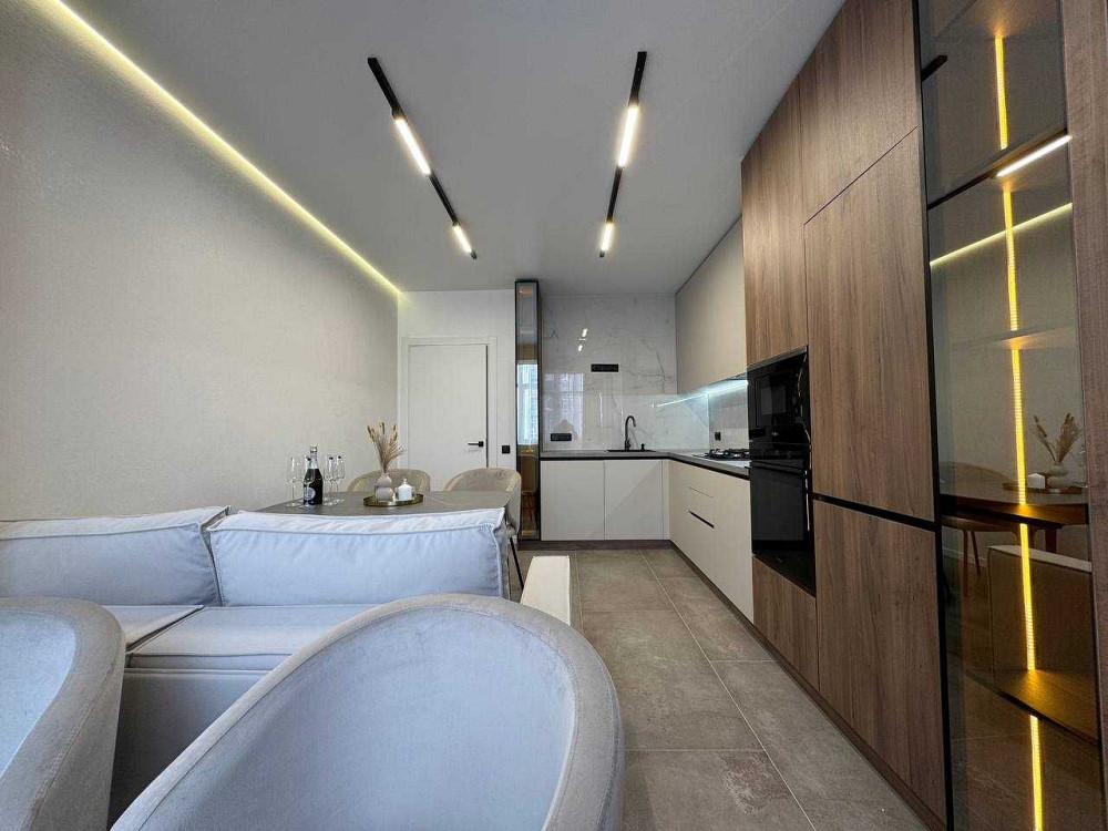 Терміново! 2-кім+кухня-студія з дорогим ремонтом, центр міста! Ивано-Франковск - изображение 7