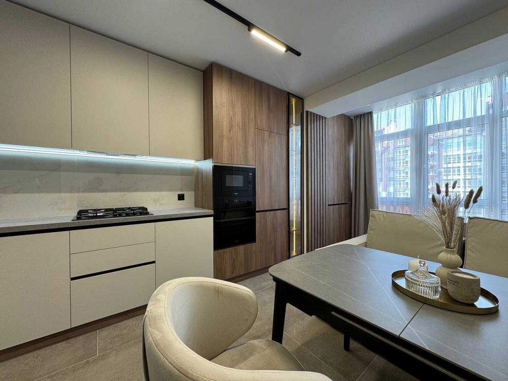 Терміново! 2-кім+кухня-студія з дорогим ремонтом, центр міста! Ивано-Франковск - изображение 5