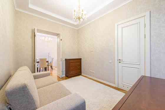 Аренда 4-комн. Институтская, 16. Липки. Печерск. Без комиссии Киев