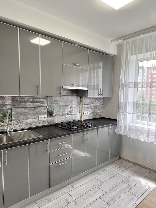 Здам 2-х кімнатну квартиру Мельника Ровно - изображение 2