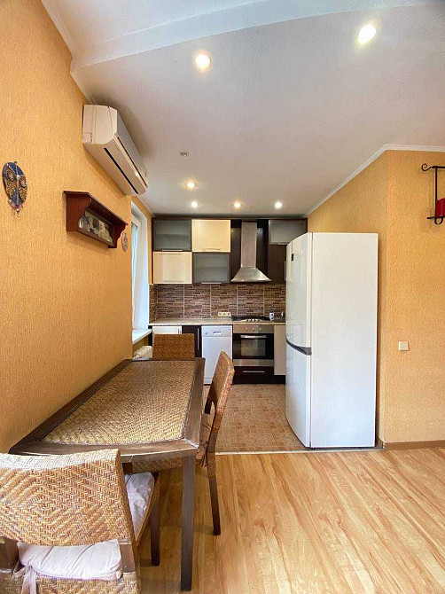 Оренда 2к квартири на вулиці Уманська поруч парк та ліцей Киев - изображение 2