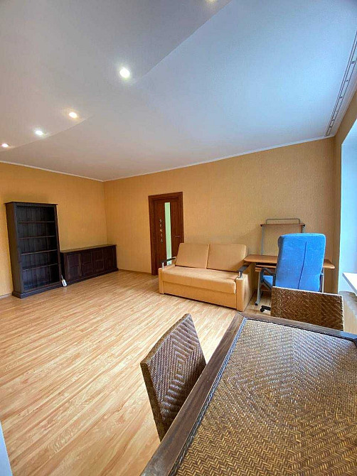 Оренда 2к квартири на вулиці Уманська поруч парк та ліцей Киев - изображение 5