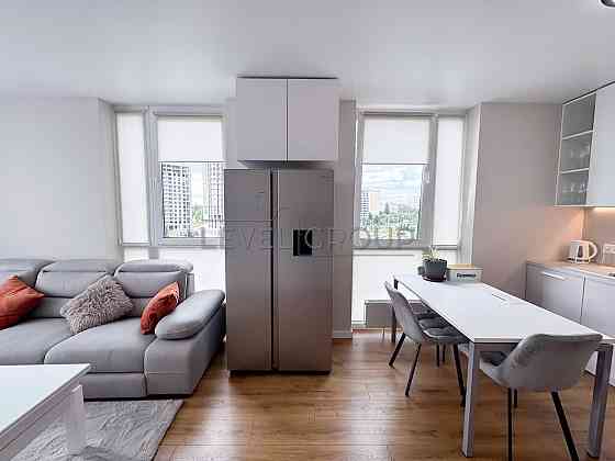 Продаж 2 кім квартири Виговського,42 Варшавський Плюс Подільський р-н Київ