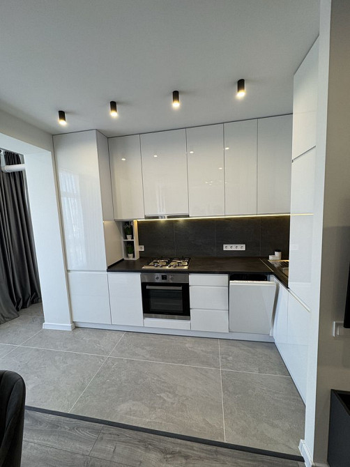 Вигідно продам 1,5 кімнатну в центрі міста, готову під ключ Ивано-Франковск - изображение 1